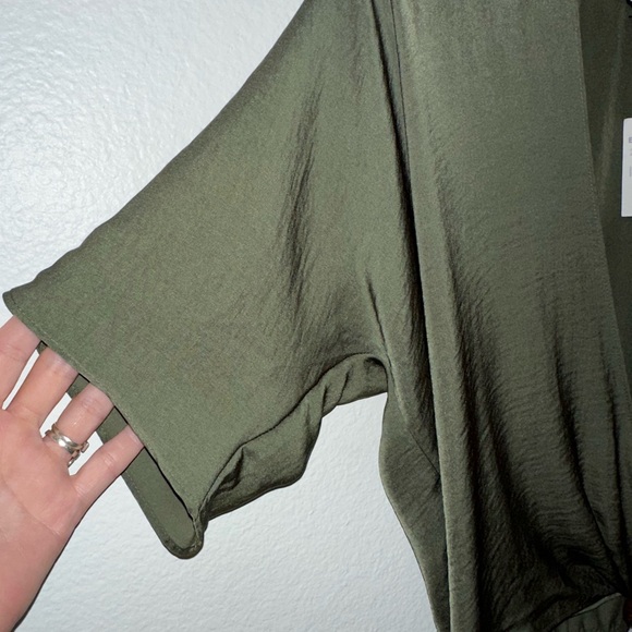 Express Blouse Crop Blouse in Olive Size XS - Picture 5 of 6